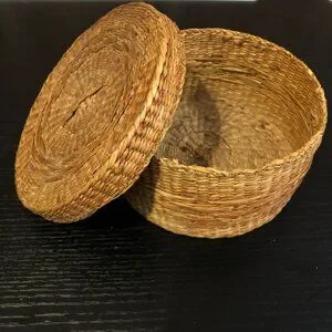 Handwoven Round Natural Seagrass Basket With Lid Artisan