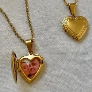 ❤️ Heart Pendant Necklace