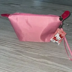 ⭐ Hello Kitty Pink Zipper Bag – Makeup / Pencil / Storage – New With Tags ⭐