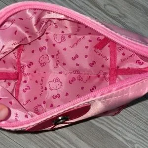 ⭐ Hello Kitty Pink Zipper Bag – Makeup / Pencil / Storage – New With Tags ⭐