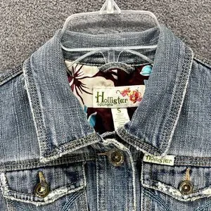 HOLLISTER CO Denim Jacket Girls Juniors Small Distressed Tropical Lined