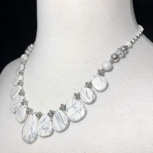 Ivory Stone Teardrop Flair Necklace Earrings Set