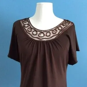 iZ Byer Lace Trim Scoop Neck Top