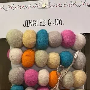 Jingles & Joy Wool Balls 6 Feet Stringed Garland NEW
