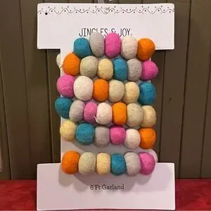 Jingles & Joy Wool Balls 6 Feet Stringed Garland NEW