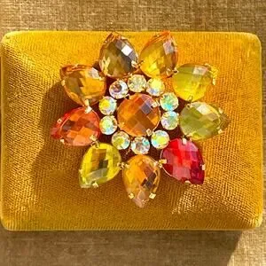 Joan Rivers Classic Collection Orange Yellow Sunburst Brooch Flower Pin in Box