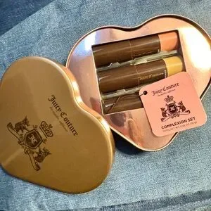Juicy Couture complexion set