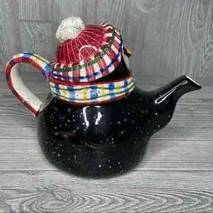Julie Ueland Penguin Christmas Tea Pot With Scarf
