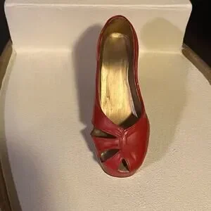 Just The Right Shoe Ravishing Red Signed