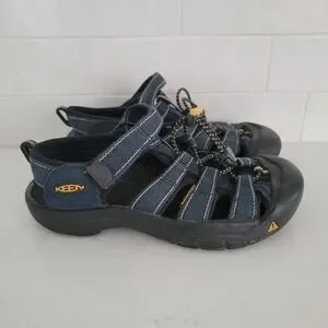 Keen Newport H2 Closed Toe Water Shoe Water Sandal Black Blue Navy Boys Size 2/3