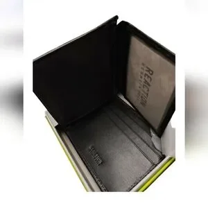 Kenneth Cole Reaction Black Leather Key & Card Holder