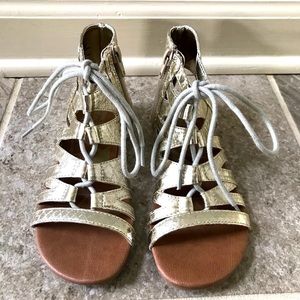 Kenneth Cole Reaction gold sandals size 13