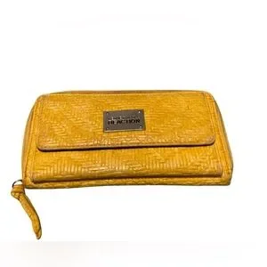 Kenneth Cole Reaction Mustard Textured Wallet