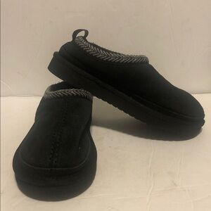 Koolaburra By UGG® Kids Burnee Black Suede Slippers With Gray Trim Unisex