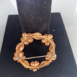 Krementz Gold Plated Round Leaf Rose Pin Brooch Signed