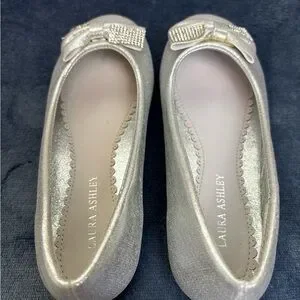 Laura Ashley Girls Silver Slip On Flats Size 2