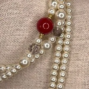 LAYERED BEADED NECKLACE RED IVORY WHITE 30” VINTAGE RETRO