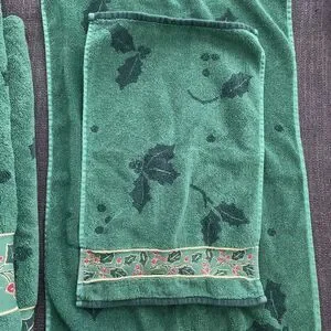 Lenox Green Holly Jacquard Bath Hand Guest Washcloth Towel Christmas Set 4