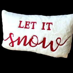 ❄️☃️LET IT SNOW Soft plush Holiday Pillow NWT ❄️Cozy comfort for your home