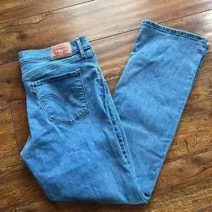 Levi’s Bootcut Jeans
