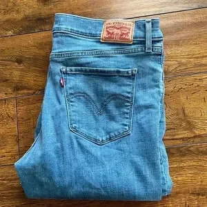 Levi’s Bootcut Jeans