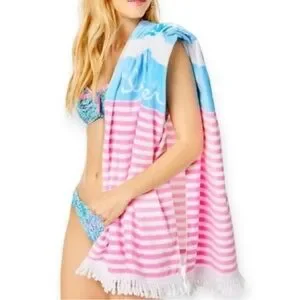 Lilly Pulitzer Beach Towel Soleil It On Me NWT Never opened