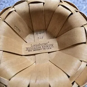 Longaberger 2004 Woven Small Fruit Basket W/Handle