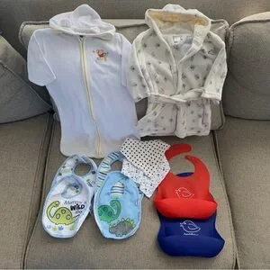 Lot of Baby Items Bee Robe Pooh Towel Bag Full Zip Bibs Size 0 3 6 9 Months