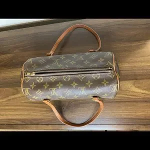 LOUIS VUITTON Monogram Bag. Papillon 26
