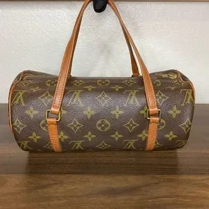 LOUIS VUITTON Monogram Bag. Papillon 26