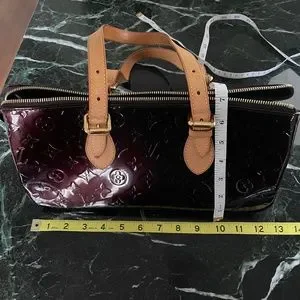 LOUIS VUITTON Monogram Vernis Rosewood Avenue Bag