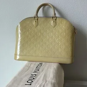 LOUIS VUITTON Vernis Alma GM Blanc Corail
