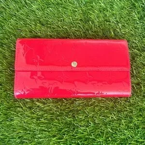 Louis Vuitton vintage patent leather red zippy wallet