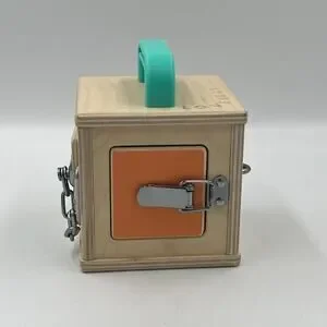 Lovevery Lock / Latch Wooden Box Development The Realist Play Kit 19-21 Months