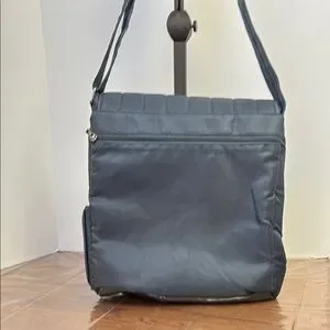 Lug Grey Messenger Bag With Modern Design And Water-Resistant Fabric