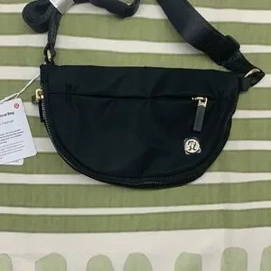 lululemon athletica Black Festival Bag-2L