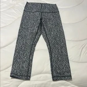 Lululemon Black and White Patterned Leggings Size 4‎