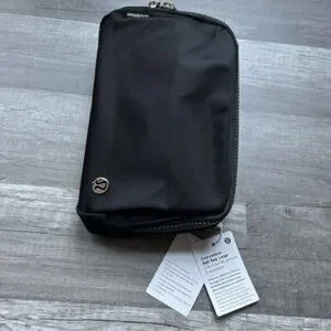 Lululemon Everywhere Belt Bag Black New With Tags Large 1L