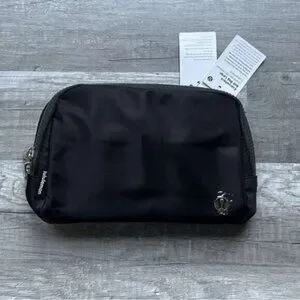 Lululemon Everywhere Belt Bag Black New With Tags Large 1L