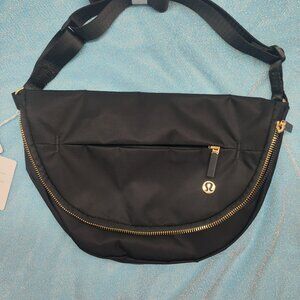 Lululemon Festival Bag 5L • Black/Gold • New
