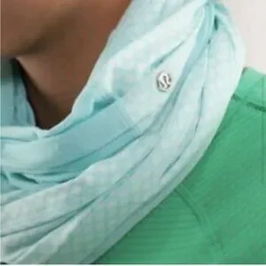 Lululemon Twist & Shout Scarf Sea Foam Green Scarf