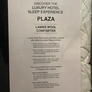 LUXURY HOTEL PLAZA LAMBS WOOL COMFORTER QUILTED WHITE FULL / QUEEN SIZE