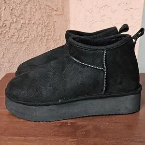 Madden Girl Bondi Black Cozy Faux Fur Suede Platform Boots 8.5