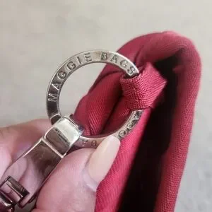 MAGGIE BAGS SEATBELT RED CLUTCH