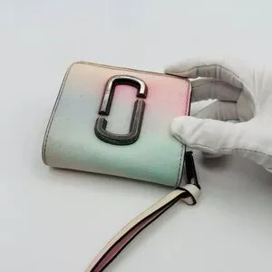 Marc Jacob’s Small Zip Wallet EUC