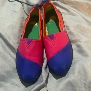 Maui Island shoes. NWOT