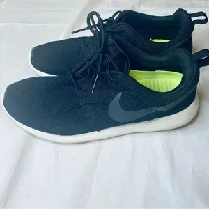 Men’s Nike Roshe One Running Shoe/Size 8.5 Neon Green Interior