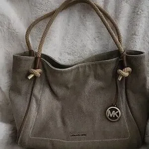 Michael Kors Isla Large Satchel Purse