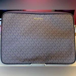 MICHAEL KORS Jet Set Travel LG Laptop Case EUC