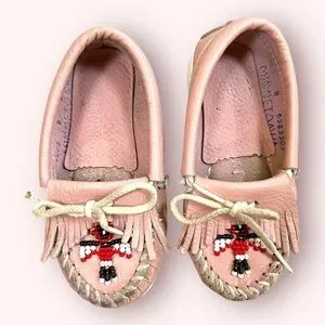 MINNETONKA Kids Pink Leather Moccasins with Fringe and Beading Size 8
